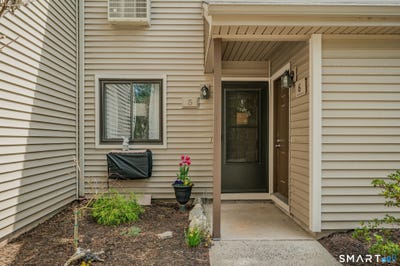 /international/us/371-emmett-street-bristol-ct-110107866613/