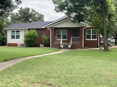 /international/us/1101-cherry-street-graham-tx-110101027196/?lang=en