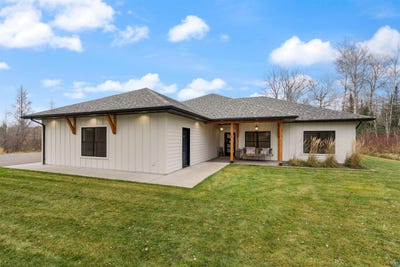 /international/us/59-e-riverside-rd-esko-mn-110107028138/