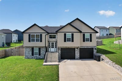 /international/us/209-majestic-drive-waynesville-mo-110108493175/