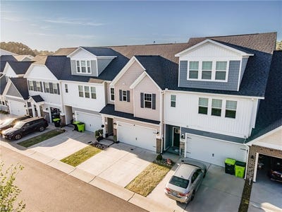 /international/us/404-rhema-road-chesapeake-va-110108022669/