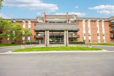 /international/us/4225-saratoga-avenue-downers-grove-il-110108097022/