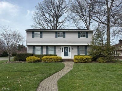 /international/us/26958-hyannisport-drive-north-olmsted-oh-110107572860/