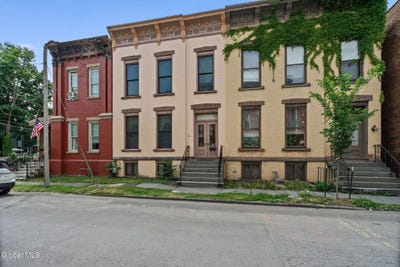 /international/us/175-3rd-street-troy-ny-110108885938/