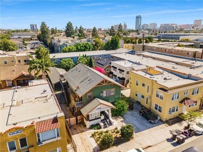 /international/us/1242-e-7th-street-long-beach-ca-110101328402/