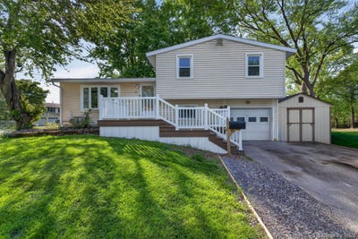 /international/us/39-blueberry-road-call-listing-agent-ny-110108469444/