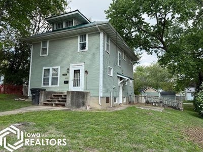 /international/us/302-n-van-buren-street-mount-pleasant-ia-110107775941/