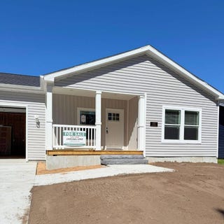/international/us/1624-pond-circle-petoskey-mi-110106172363/