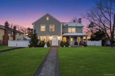 /international/us/32-longfellow-avenue-westbury-ny-110104268296/