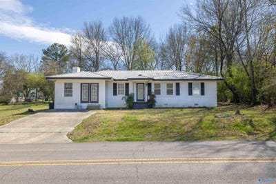 /international/us/1406-pike-avenue-phil-campbell-al-110107925920/