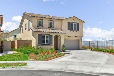 /international/us/23809-solaris-court-corona-ca-110110362613/