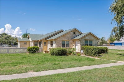 /international/us/126-n-whitney-street-aransas-pass-tx-110119960046/
