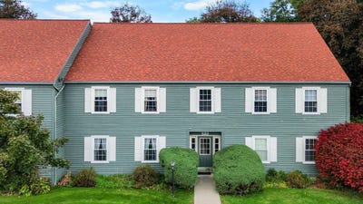 /international/us/29-twin-oaks-terrace-south-burlington-vt-110120415834/