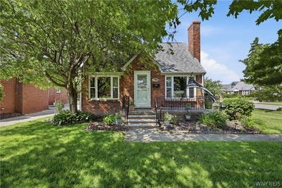 /international/us/790-cleveland-drive-buffalo-ny-110108890308/