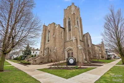 /international/us/253-prospect-avenue-ne-grand-rapids-mi-110107339484/