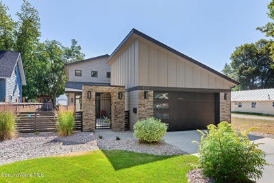 /international/us/838-n-government-way-coeur-d-alene-id-110106815158/