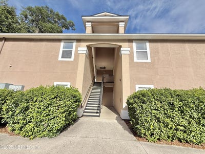 /international/us/6788-manotak-oaks-drive-unit-207-jacksonville-fl-110100036560/