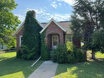 /international/us/1007-n-lincoln-st-russell-ks-110095727945/?lang=zh-tw