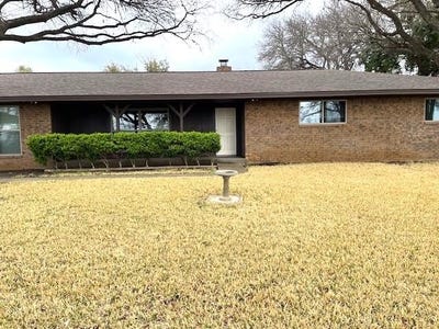 /international/us/2026a-junction-hwy-kerrville-tx-110106329060/