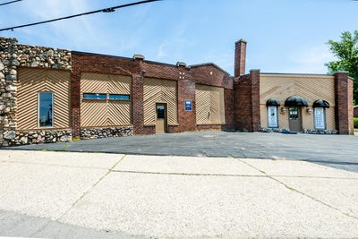 /international/us/1719-lakeshore-drive-st-joseph-mi-110105392472/
