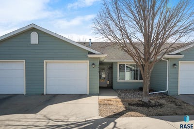 /international/us/1010-n-crape-pl-sioux-falls-sd-110106696291/