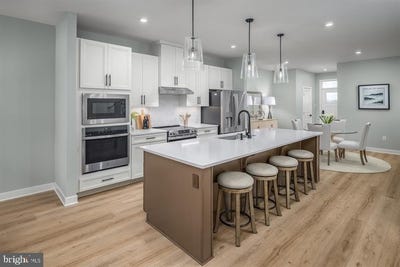 /international/us/5056-helton-drive-sykesville-md-110100585995/