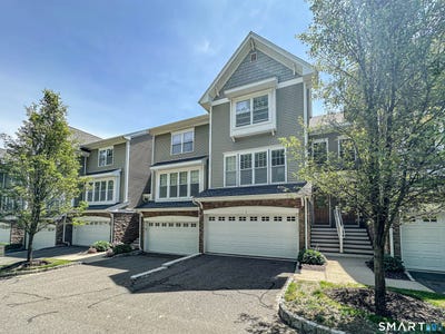 /international/us/6-lawrence-avenue-danbury-ct-110108604444/