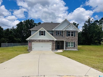 /international/us/6643-white-oak-lane-hueytown-al-110101164470/