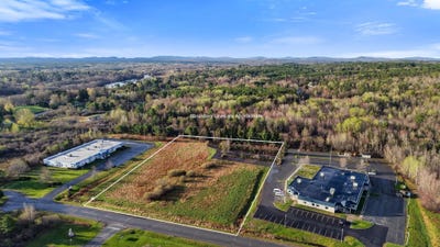 /international/us/16-godfrey-drive-orono-me-110107965642/