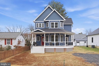 /international/us/126-4th-street-colonial-beach-va-110120108796/