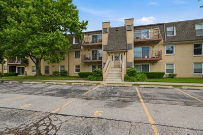 /international/us/814-n-river-road-mount-prospect-il-110108717704/
