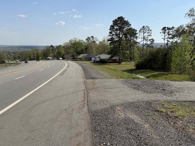 /international/us/1989-hwy-65-clinton-ar-110107204668/