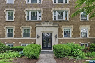 /international/us/49-park-avenue-bloomfield-nj-110108348264/