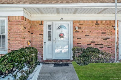 /international/us/23-gazebo-lane-holtsville-ny-110105327523/