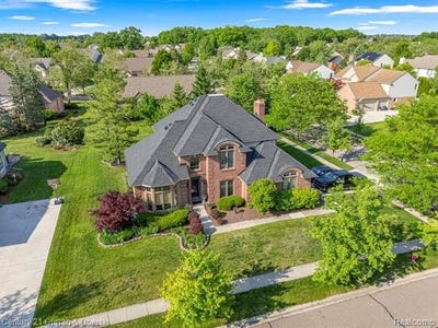/international/us/756-sandalwood-road-canton-twp-mi-110108387524/