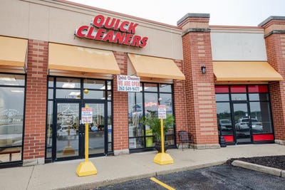 /international/us/2177-silvernail-rd-pewaukee-wi-110109080209/