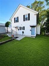 /international/us/woonsocket-ri-110108294495/