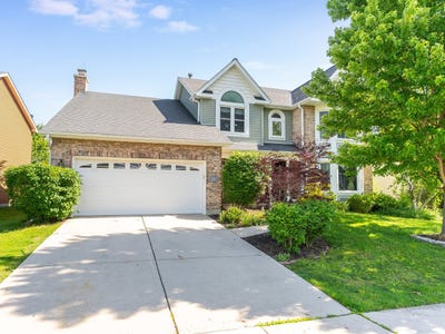 /international/us/27w306-victoria-lane-winfield-il-110108437803/
