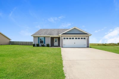 /international/us/201-bob-white-trail-oak-grove-ky-110109628673/