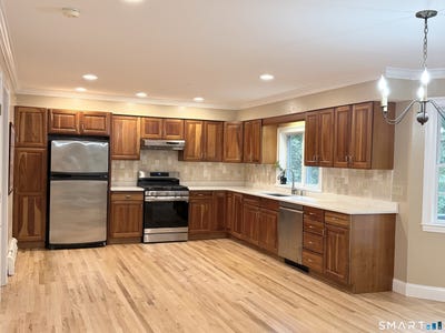 /international/us/17-goodhill-road-bethel-ct-110109568130/