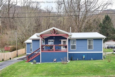 /international/us/1296-3rd-avenue-east-bank-wv-110107991927/