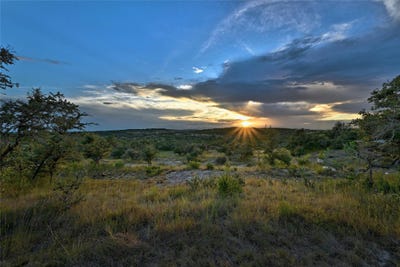 /international/us/8075-mount-sharp-road-wimberley-tx-110110365754/