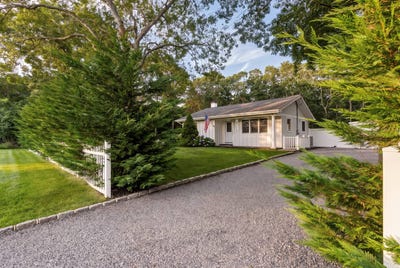 /international/us/81-s-country-rd-westhampton-beach-ny-110119639176/
