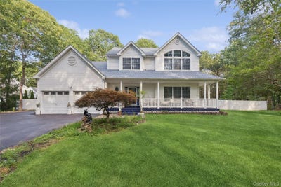 /international/us/22-jerusalem-hollow-road-manorville-ny-110110196410/