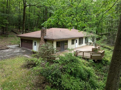 /international/us/75-noyes-road-vestal-ny-110100327026/