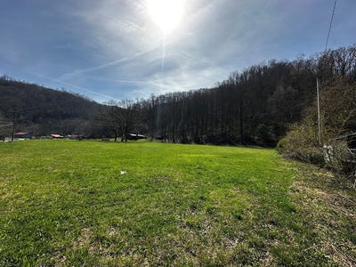 /international/us/8957-highway-1056-mccarr-ky-110106600319/