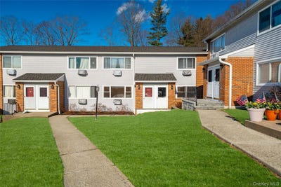 /international/us/2740-south-road-poughkeepsie-ny-110105219826/