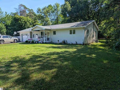 /international/us/2974-kaiser-street-pinconning-mi-110100593650/