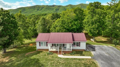 /international/us/11790-narrow-passage-rd-eagle-rock-va-110107893265/
