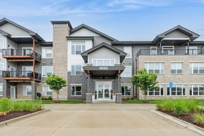 /international/us/9065-bishop-drive-unit-315-west-des-moines-ia-110099962436/
